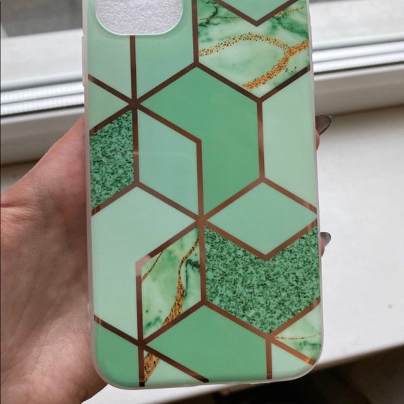 Retro Vintage IPhone 11 Pro Max - Picture 2 of 7